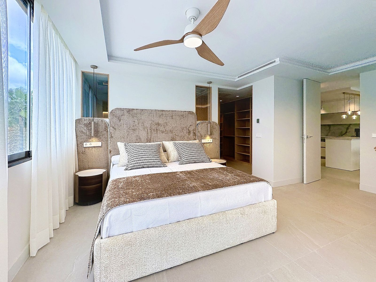 3 Bedroom Apartment for Sale in Estepona