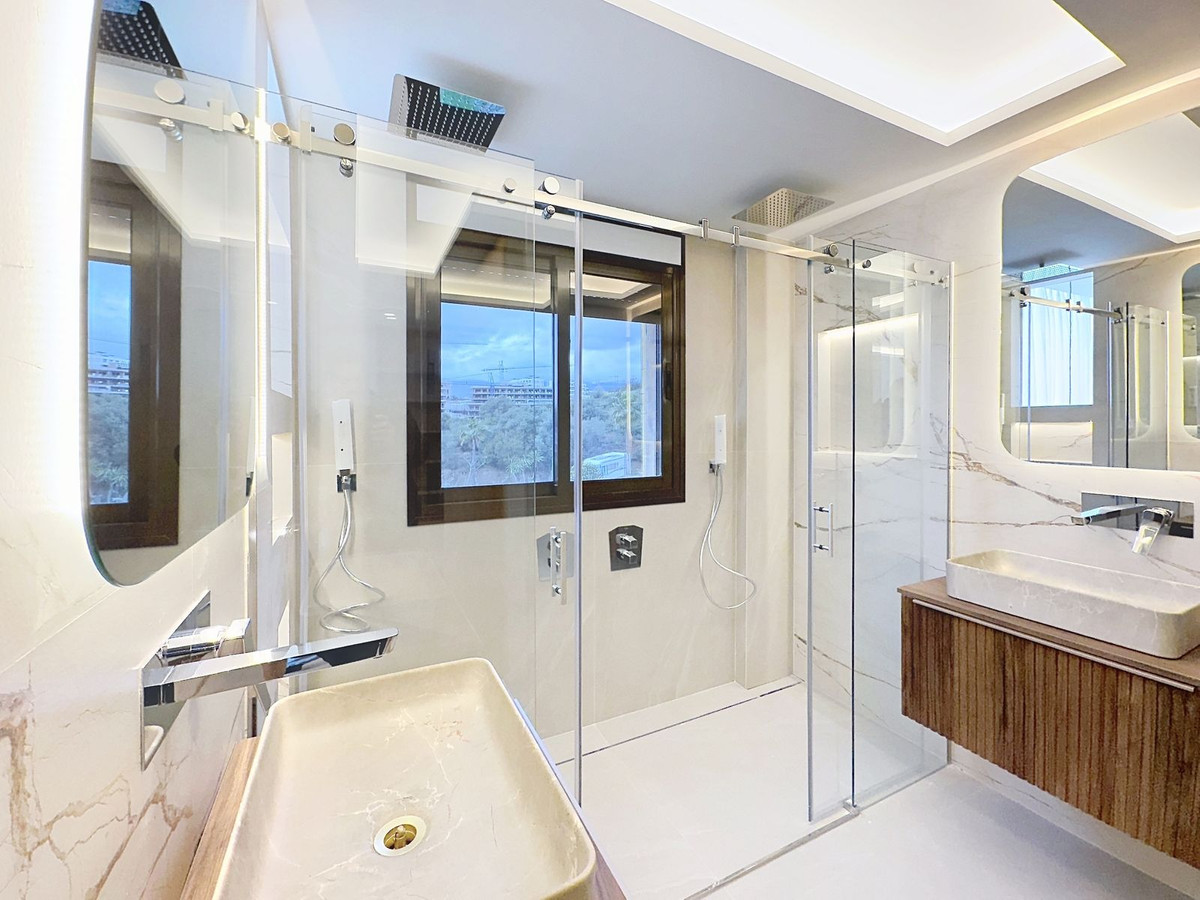 3 Bedroom Apartment for Sale in Estepona — 4