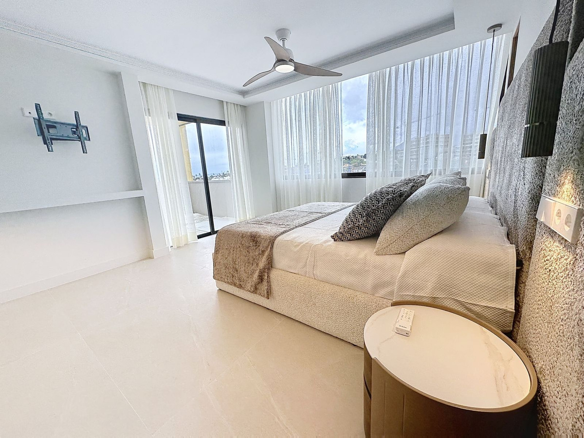 3 Bedroom Apartment for Sale in Estepona — view 10
