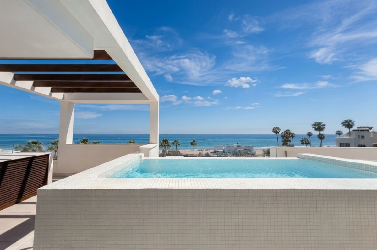 3 Bedroom Apartment for Sale in Estepona