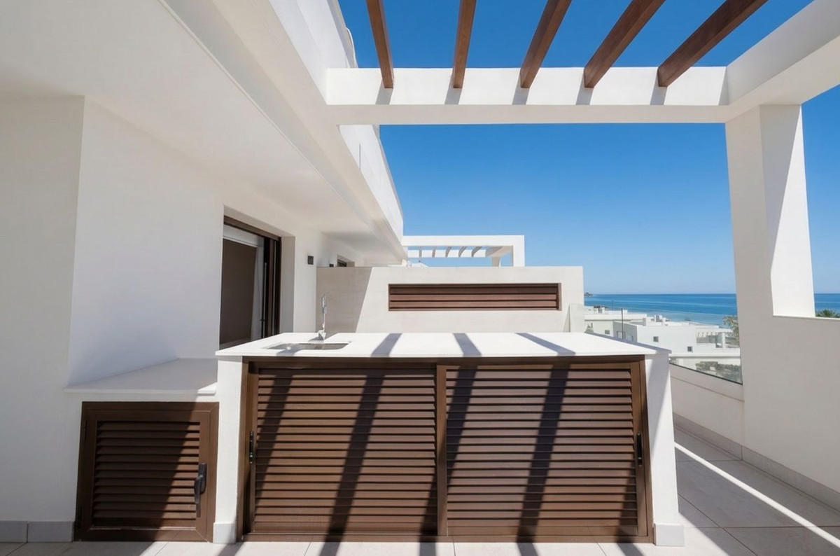 3 Bedroom Apartment for Sale in Estepona — 2