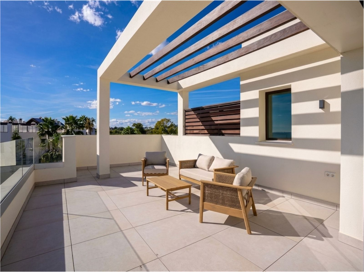 3 Bedroom Apartment for Sale in Estepona — 6