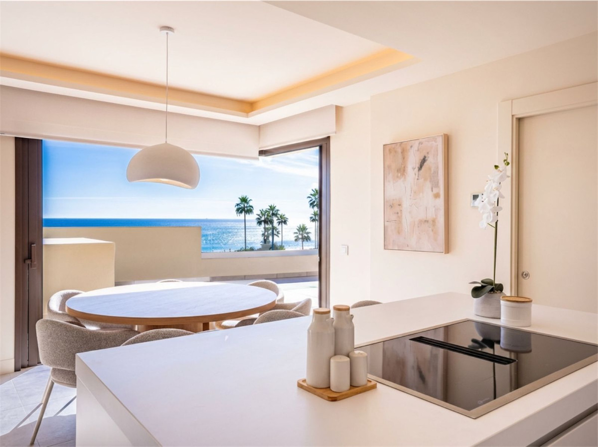 3 Bedroom Apartment for Sale in Estepona — 7