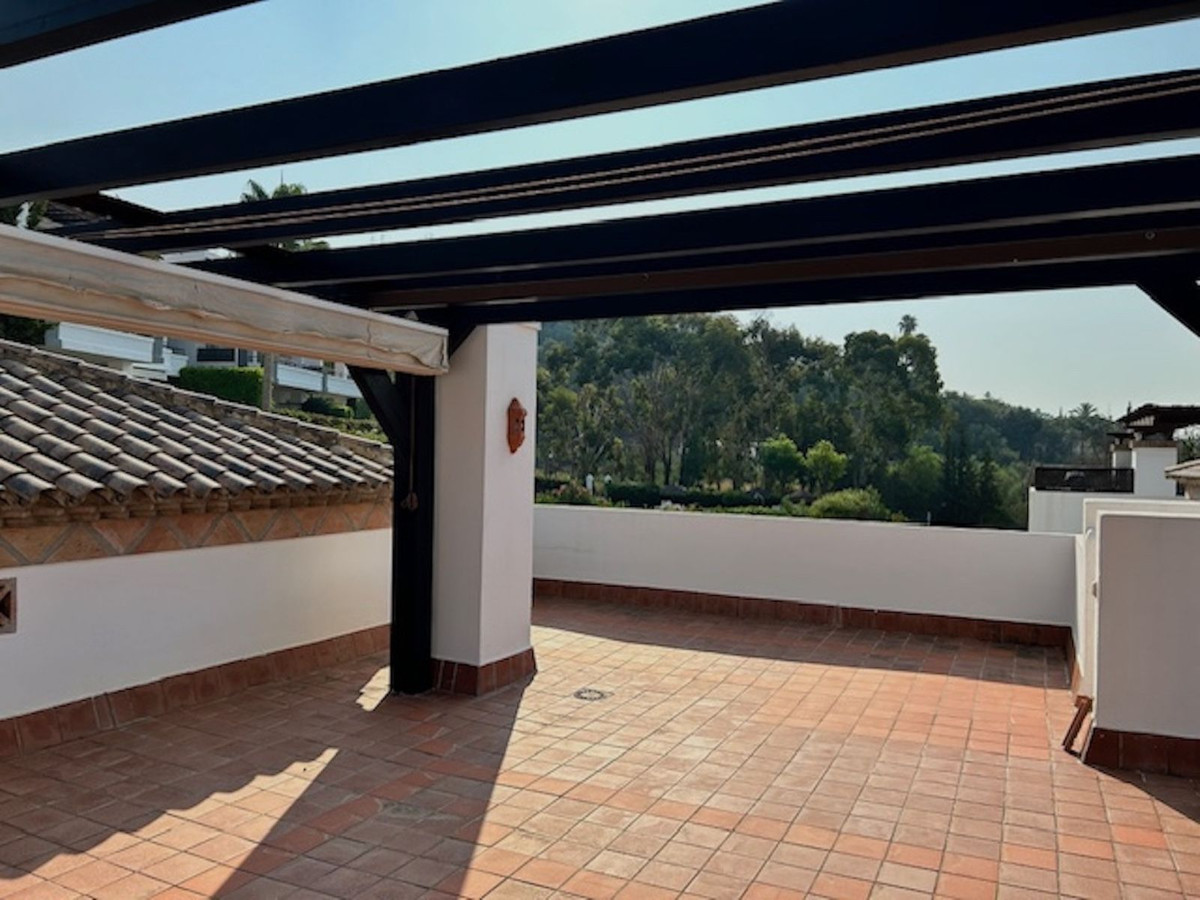 3 Bedroom Apartment for Sale in Benahavís — 4