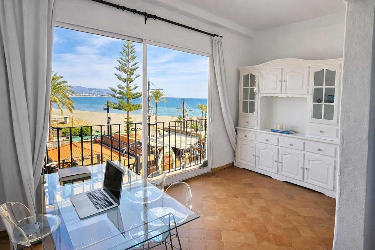 1 Bedroom Apartment for Sale in Puerto Banús — 2