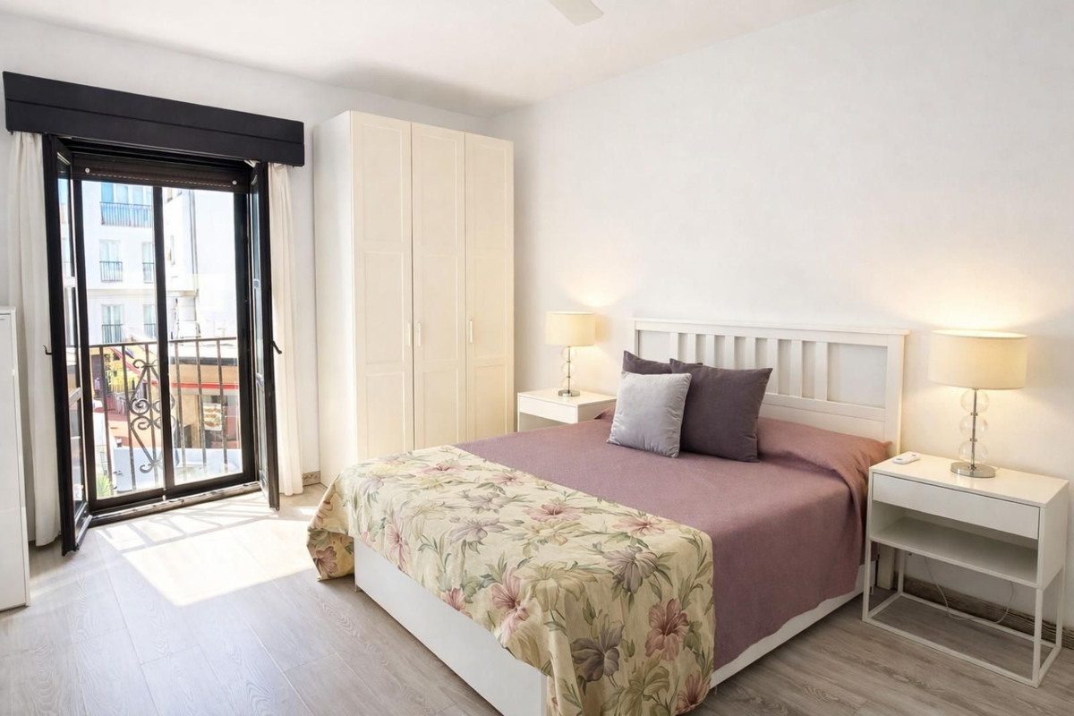 1 Bedroom Apartment for Sale in Puerto Banús — 3