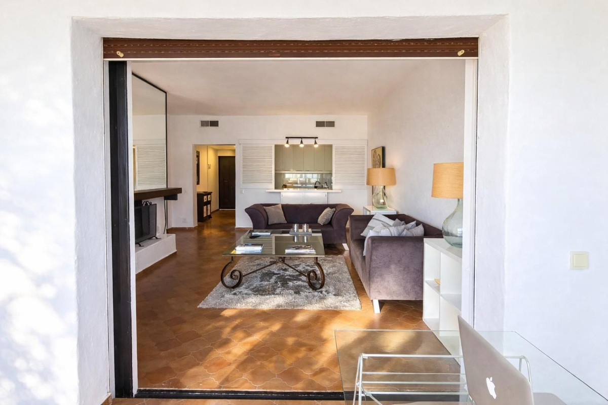 1 Bedroom Apartment for Sale in Puerto Banús — 5