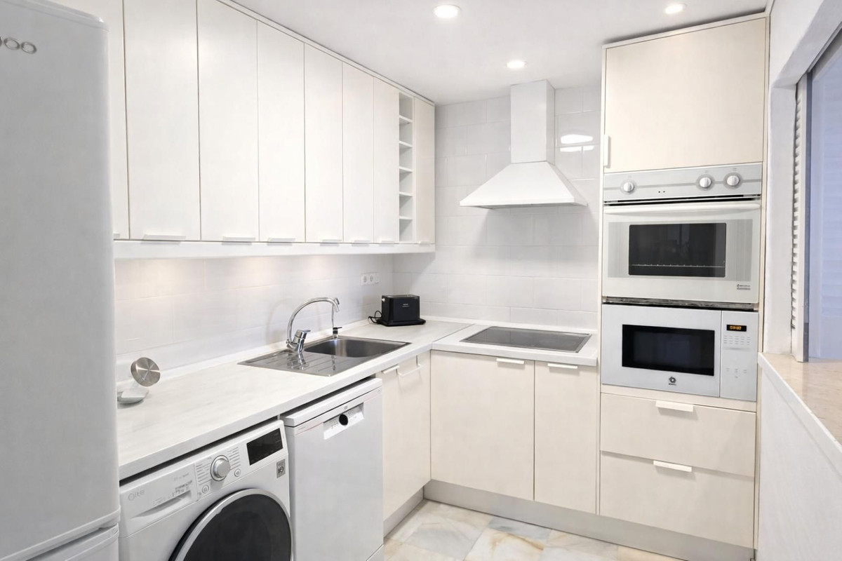 1 Bedroom Apartment for Sale in Puerto Banús — 6