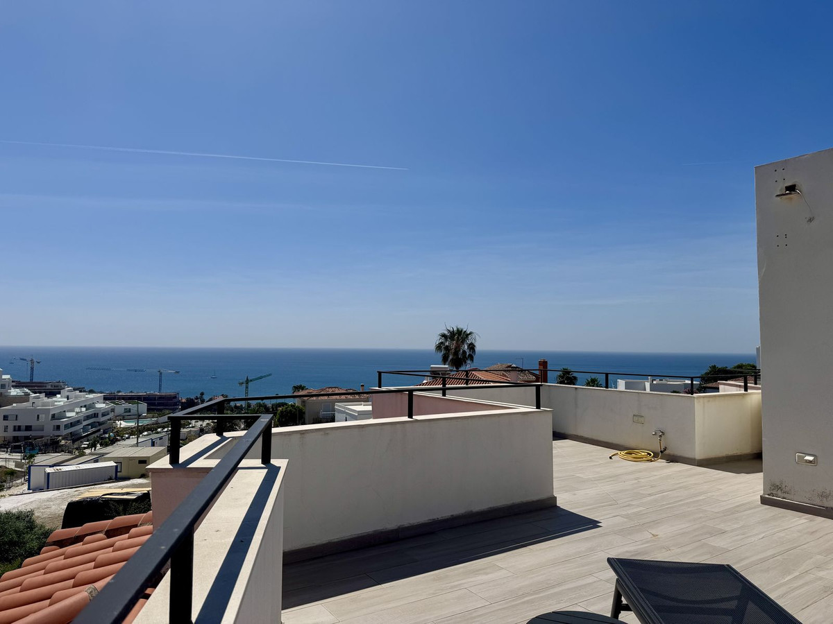 4 Bedroom Villa for Sale in Estepona — 3