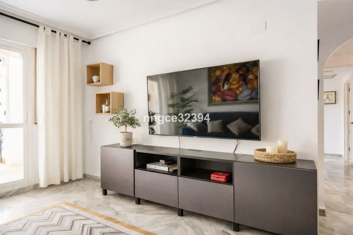 2 Bedroom Apartment for Sale in Puerto Banús — view 10