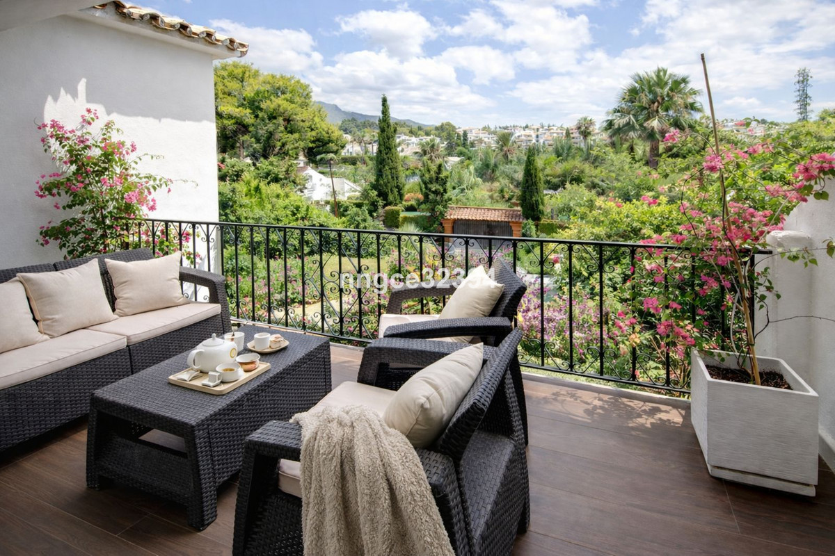 3 Bedroom Apartment for Sale in Puerto Banús — 3