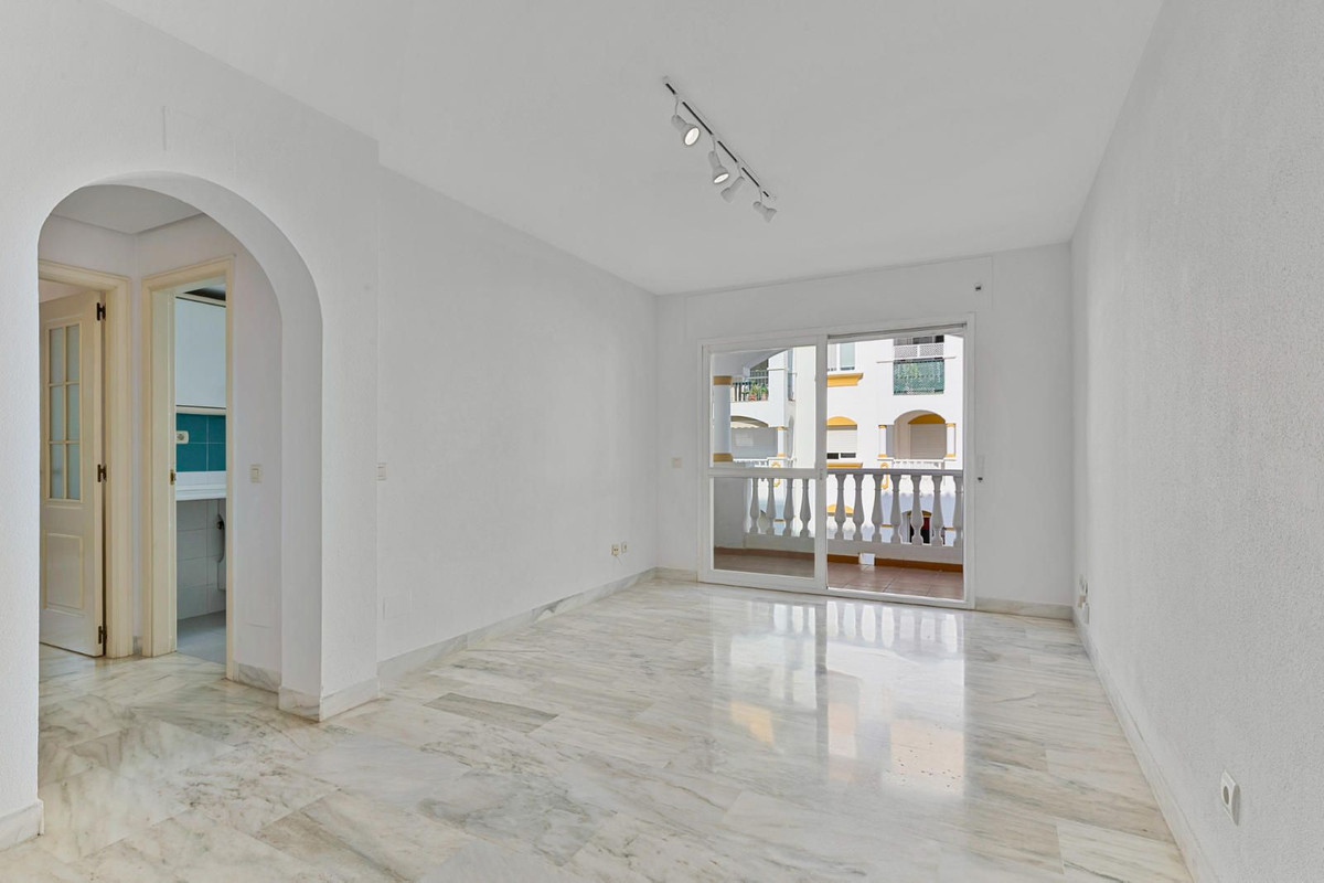2 Bedroom Apartment for Sale in Marbella — 7