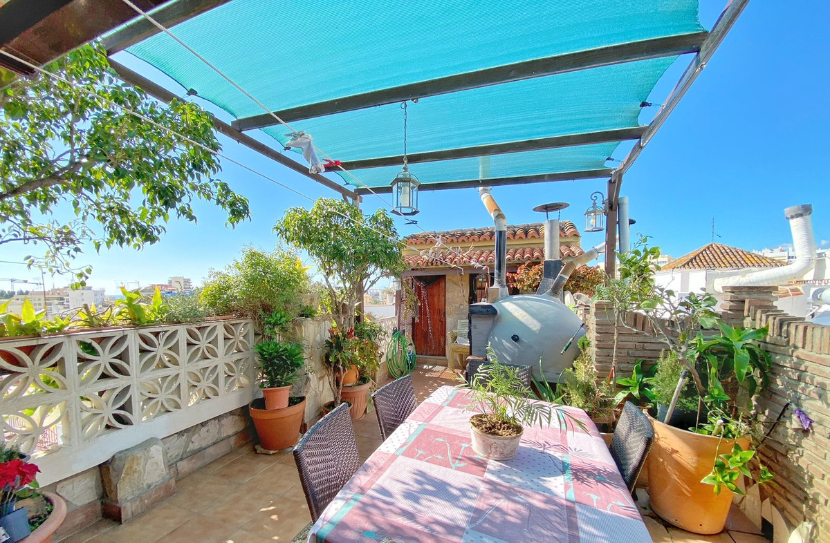 6 Bedroom Villa for Sale in Marbella — 6