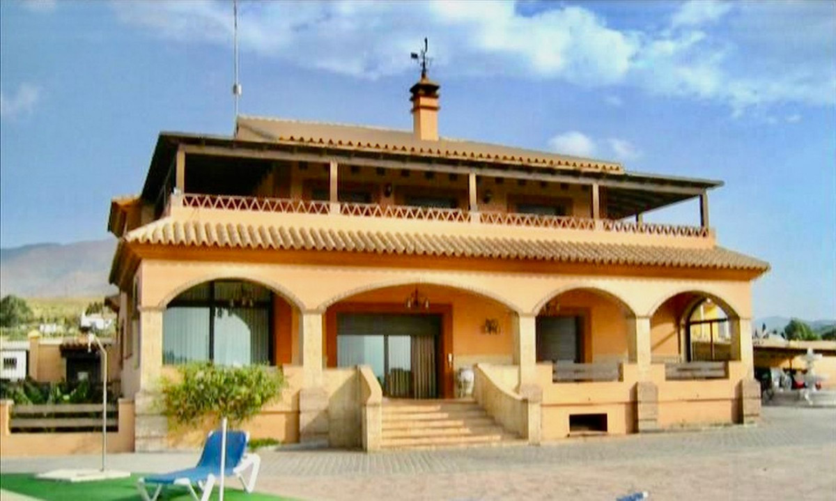 5 Bedroom Villa for Sale in Estepona — 6