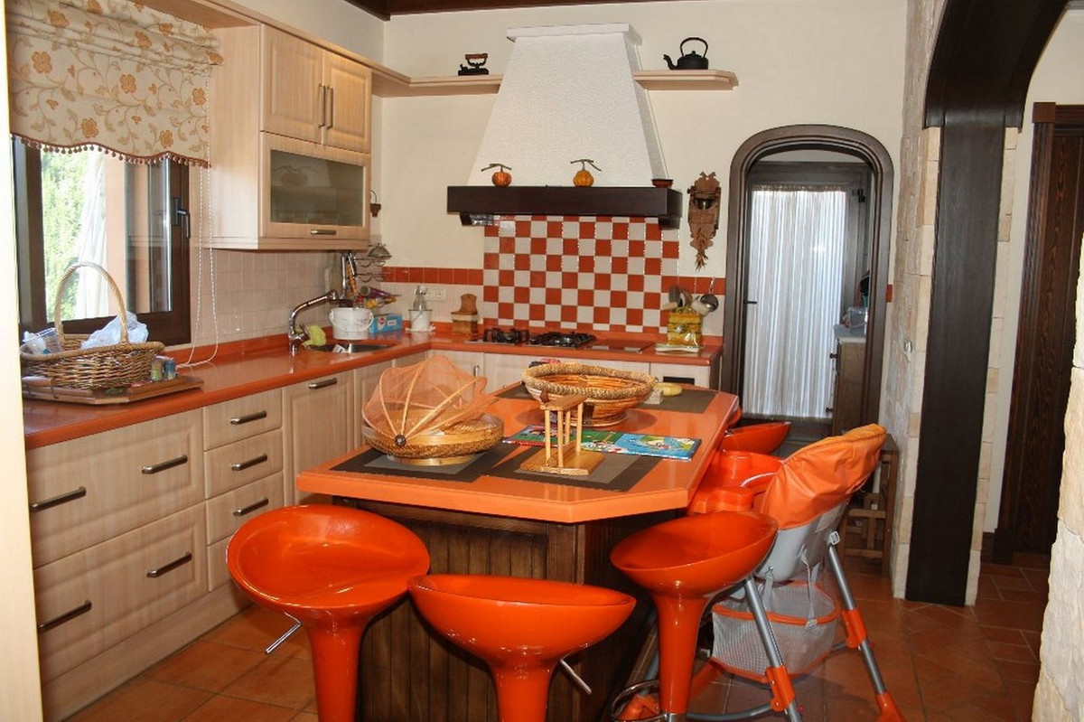 5 Bedroom Villa for Sale in Estepona — 7
