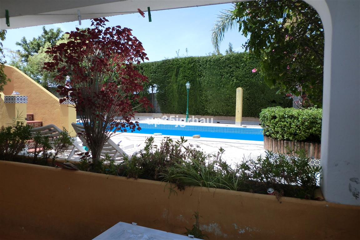 5 Bedroom Villa for Sale in Estepona — view 16