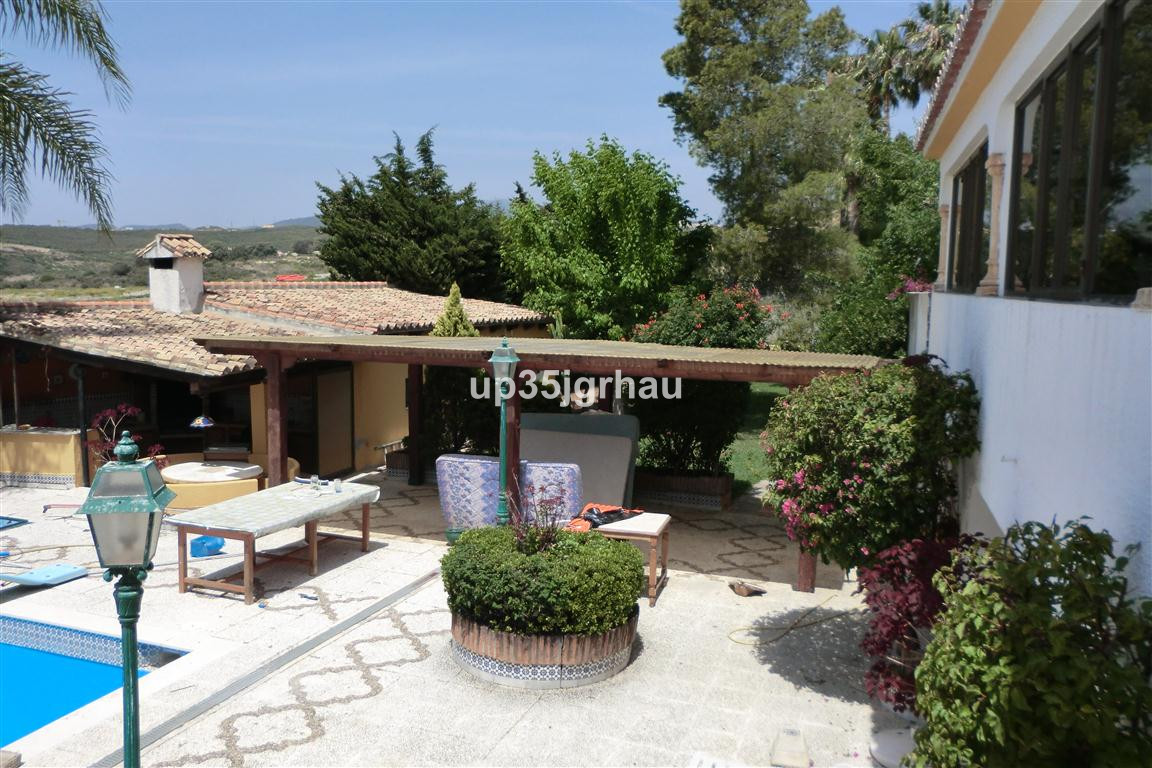 5 Bedroom Villa for Sale in Estepona — 6