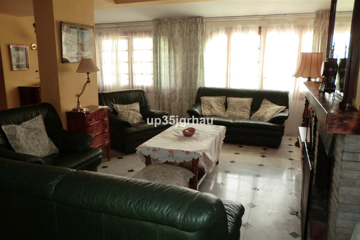5 Bedroom Villa for Sale in Estepona — view 10