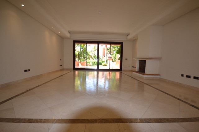 3 Bedroom Villa for Sale in The Golden Mile — 2