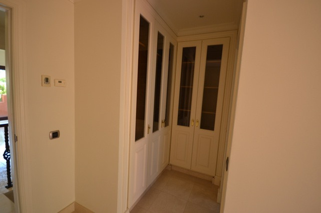 3 Bedroom Villa for Sale in The Golden Mile — view 13