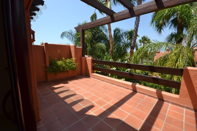 3 Bedroom Villa for Sale in The Golden Mile — view 14