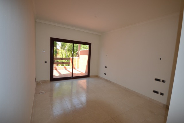 3 Bedroom Villa for Sale in The Golden Mile — view 10