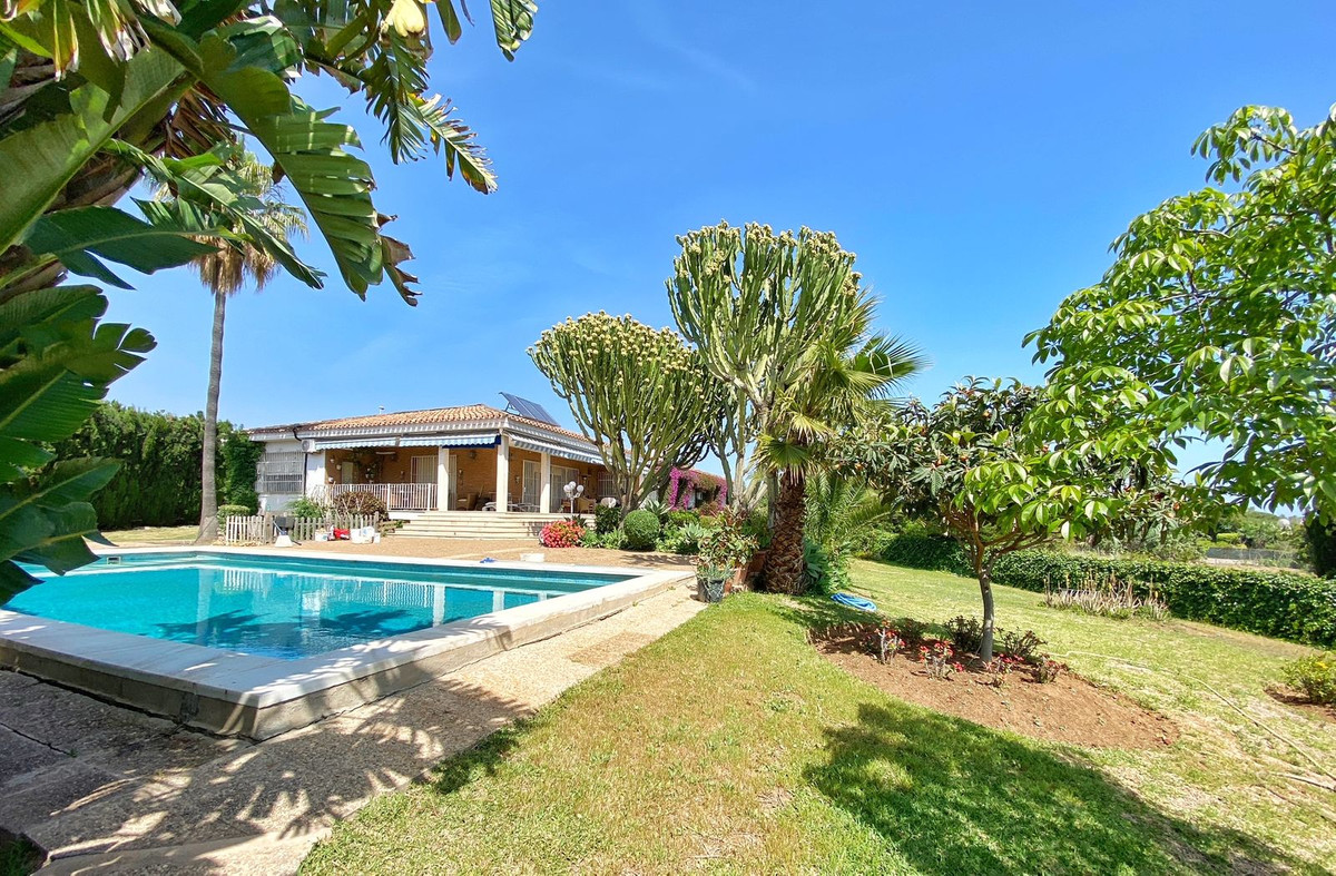 4 Bedroom Villa for Sale in Marbella — 6