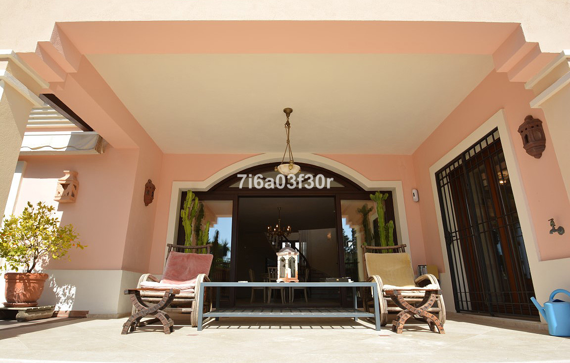 5 Bedroom Villa for Sale in Nueva Andalucía — view 16