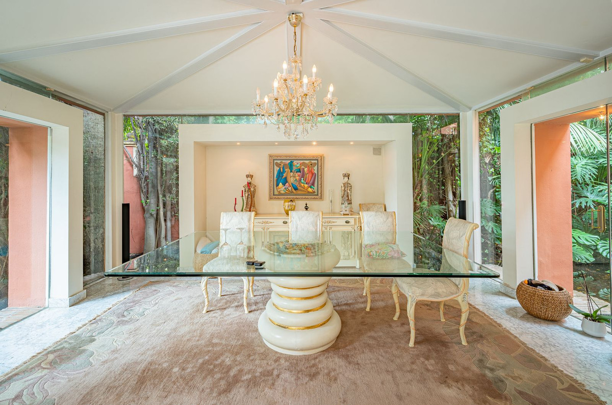 5 Bedroom Villa for Sale in Nagüeles — view 12