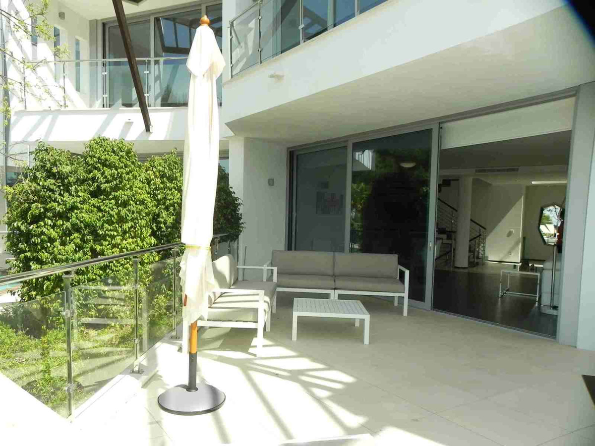 4 Bedroom Villa for Sale in Sierra Blanca — view 12