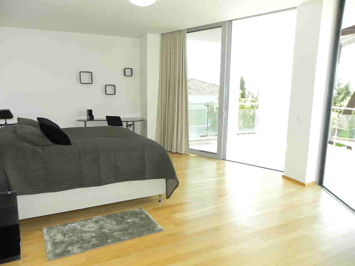4 Bedroom Villa for Sale in Sierra Blanca — view 20