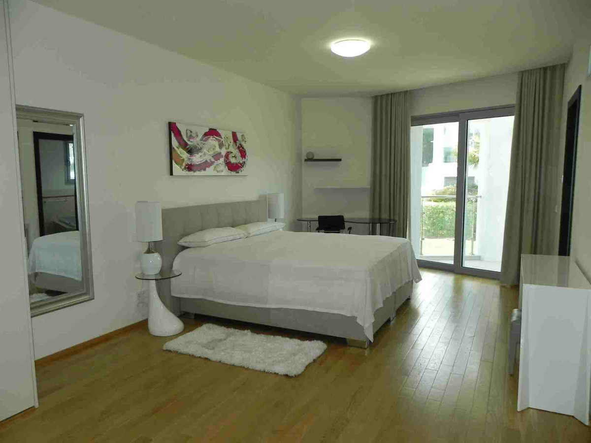 4 Bedroom Villa for Sale in Sierra Blanca — 9