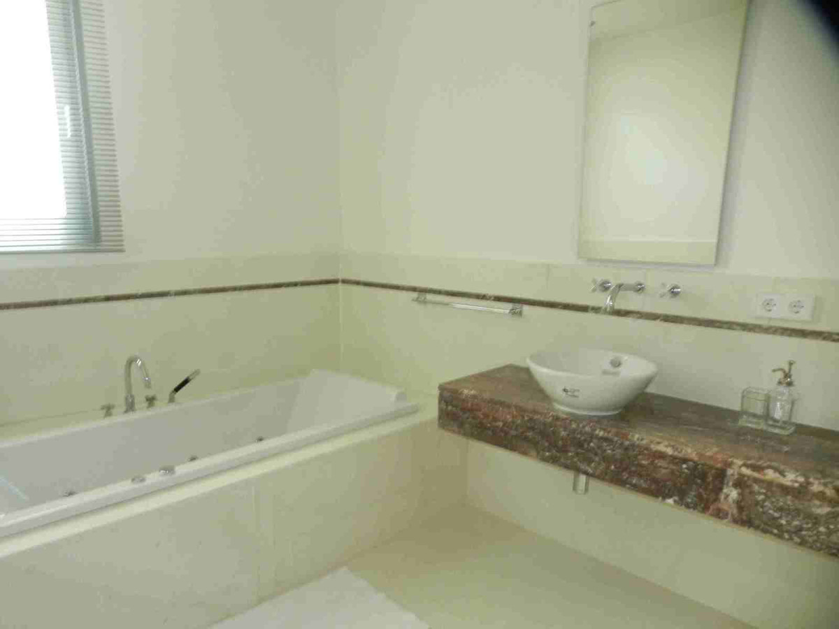 4 Bedroom Villa for Sale in Sierra Blanca — view 10
