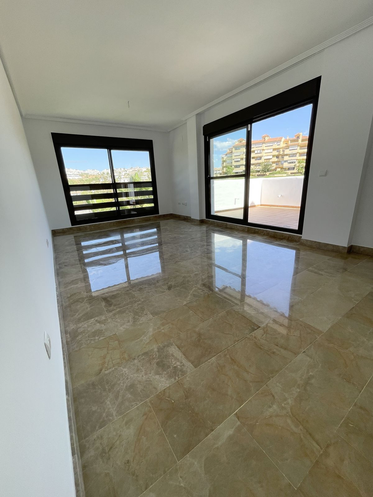 3 Bedroom Apartment for Sale in New Golden Mile — view 14