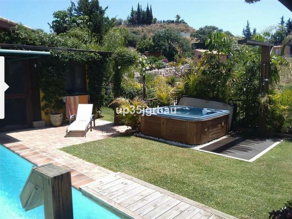 3 Bedroom Apartment for Sale in Estepona — 6