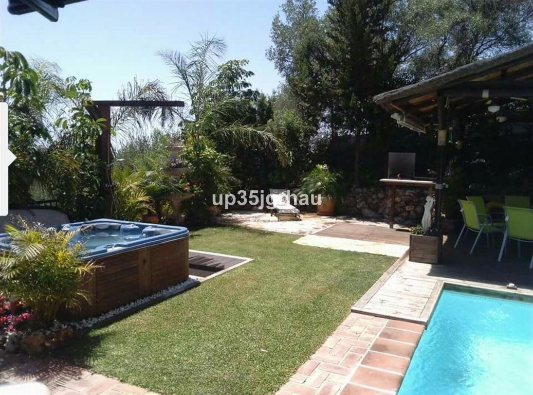 3 Bedroom Apartment for Sale in Estepona — 7