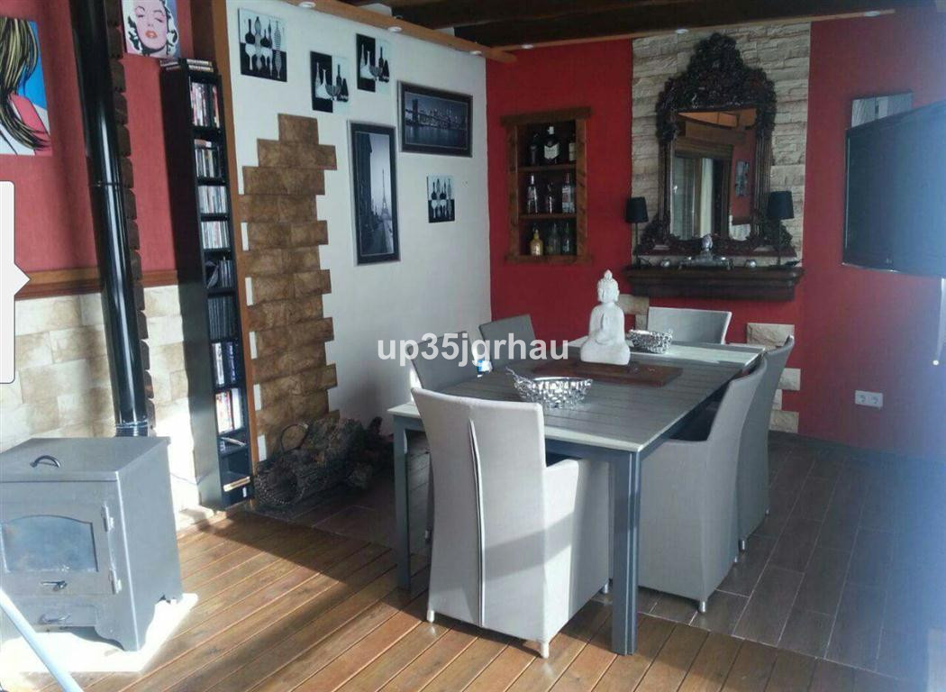 3 Bedroom Apartment for Sale in Estepona — view 10