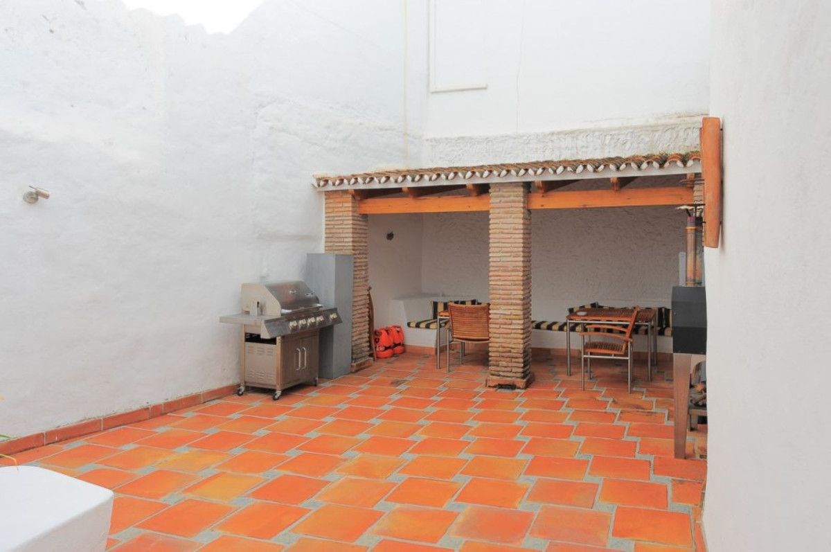 3 Bedroom Villa for Sale in Marbella — 7