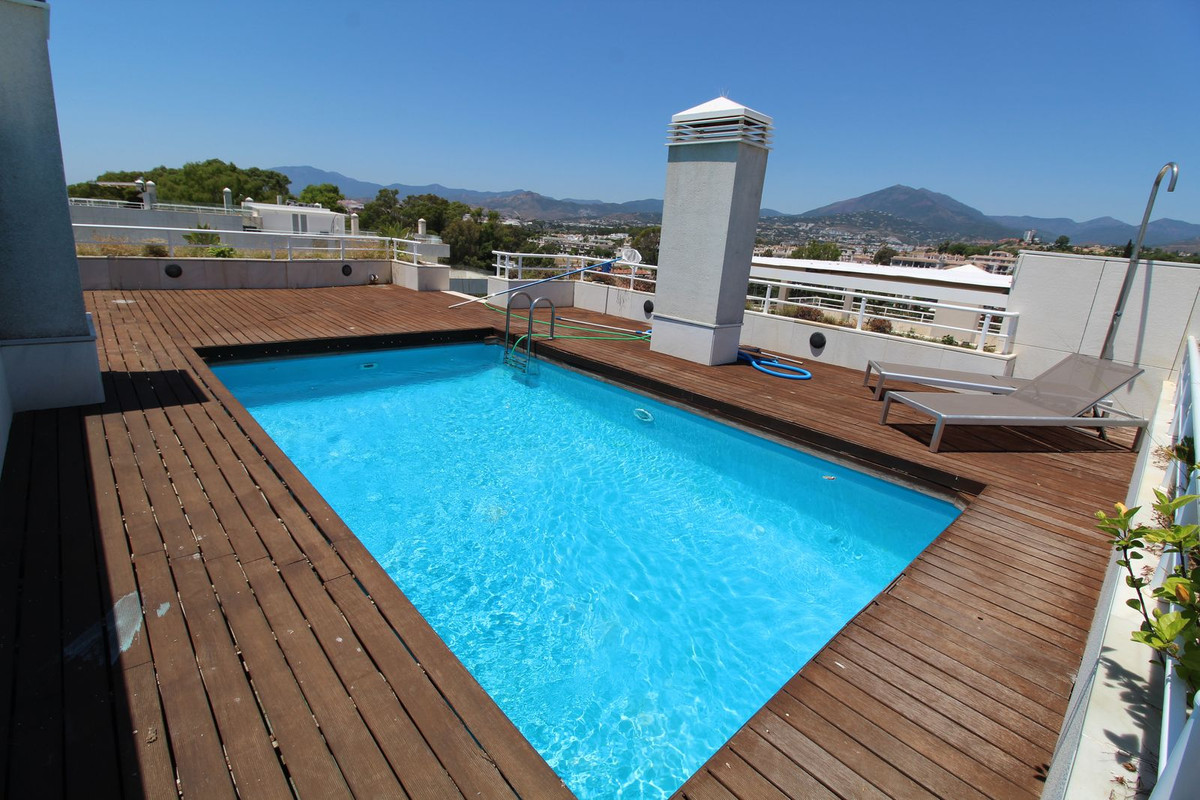4 Bedroom Apartment for Sale in Puerto Banús — 5