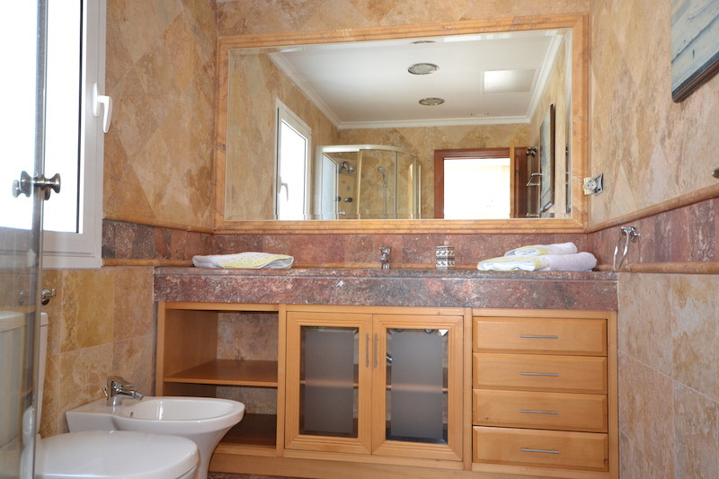 4 Bedroom Apartment for Sale in Puerto Banús — 7