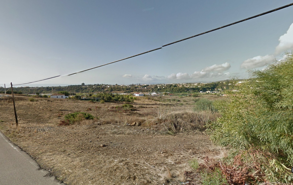 Plot for Sale in Estepona — 2