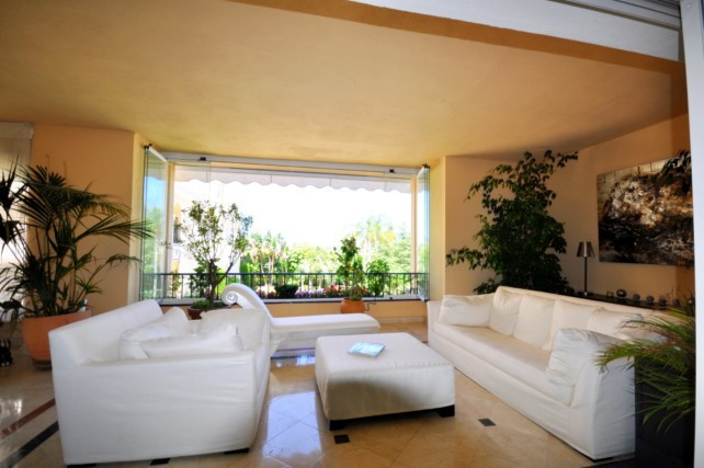 4 Bedroom Apartment for Sale in Marbella — view 10