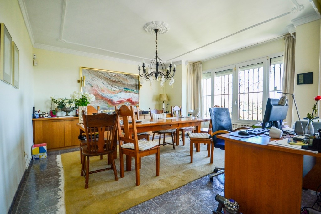 8 Bedroom Villa for Sale in Estepona — view 13