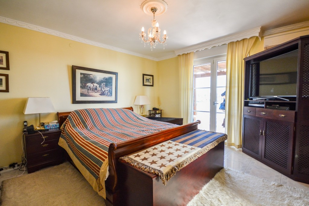 8 Bedroom Villa for Sale in Estepona — view 17