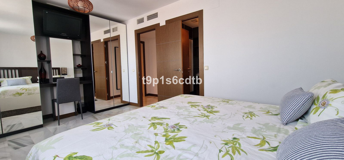 3 Bedroom Apartment for Sale in Puerto Banús — view 18