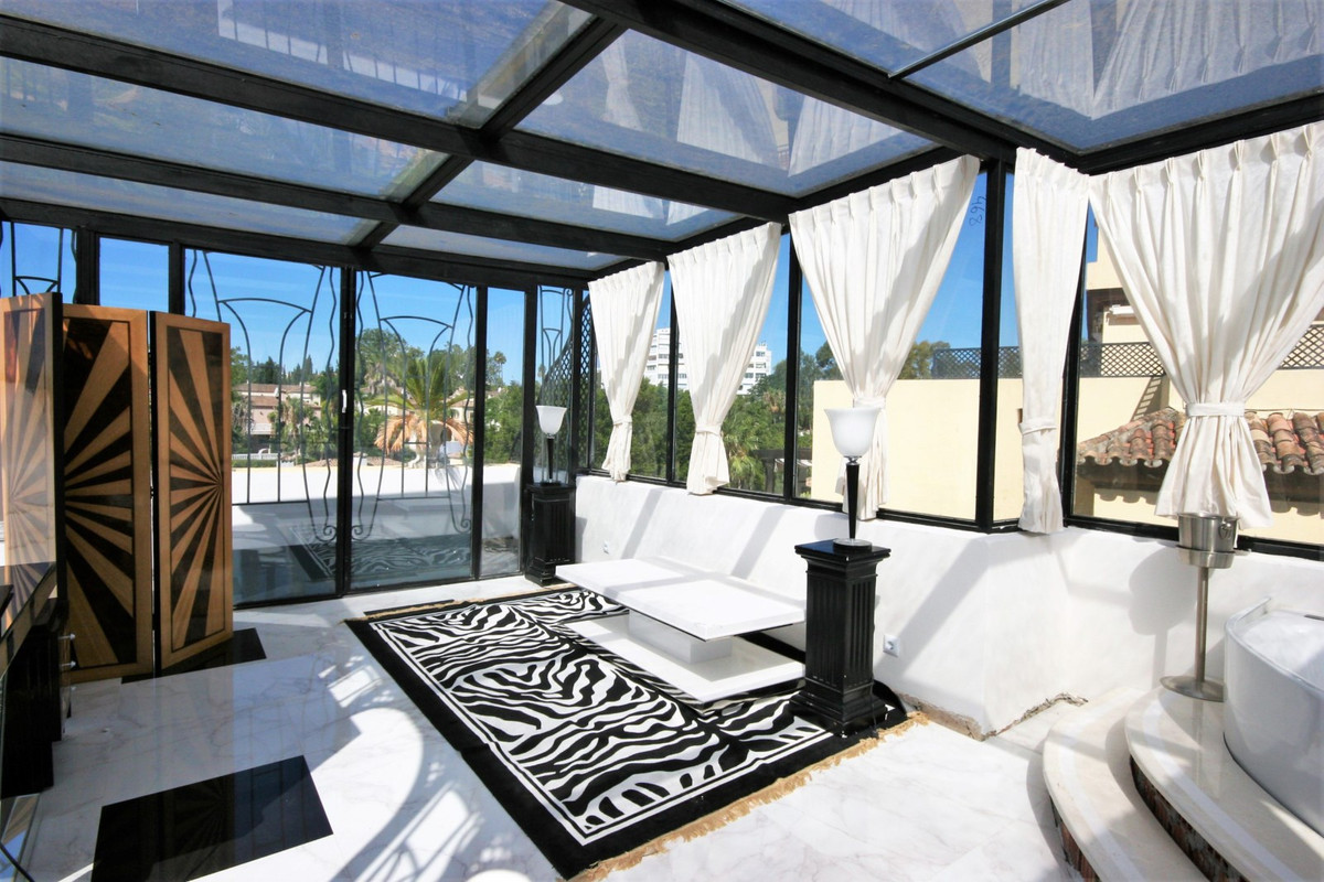 3 Bedroom Apartment for Sale in Guadalmina Alta — view 12
