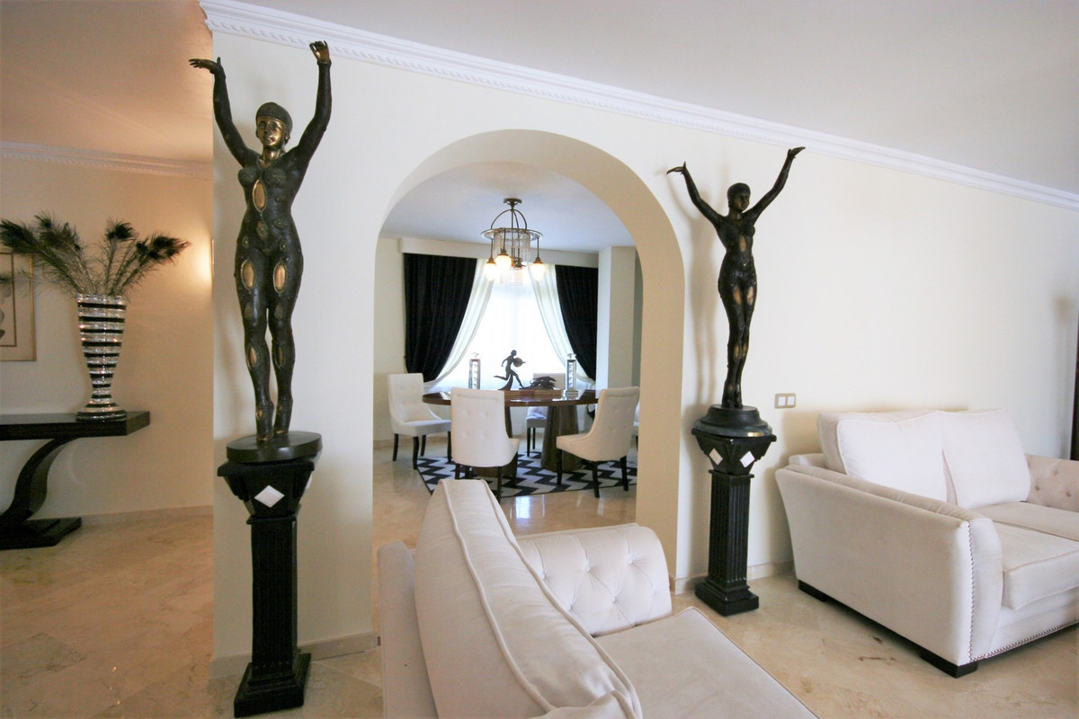 3 Bedroom Apartment for Sale in Guadalmina Alta — view 15
