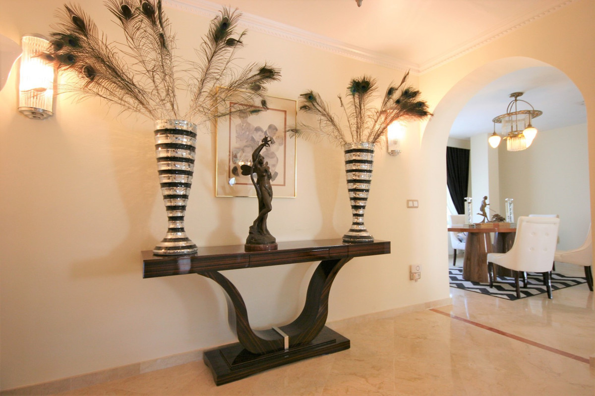3 Bedroom Apartment for Sale in Guadalmina Alta — view 16