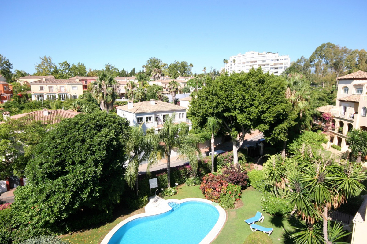 3 Bedroom Apartment for Sale in Guadalmina Alta — 4