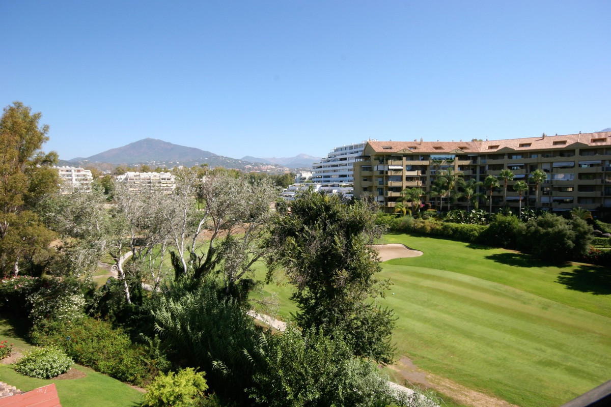3 Bedroom Apartment for Sale in Guadalmina Alta — 7